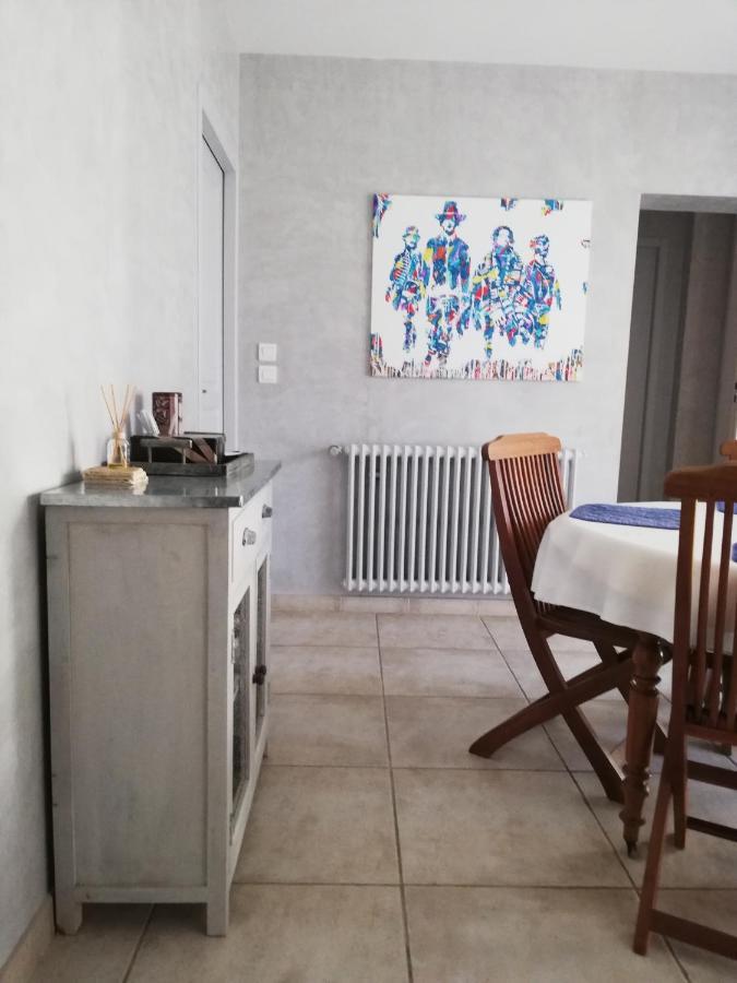 לינה וארוחת בוקר Cabannes La Goutadou מראה חיצוני תמונה