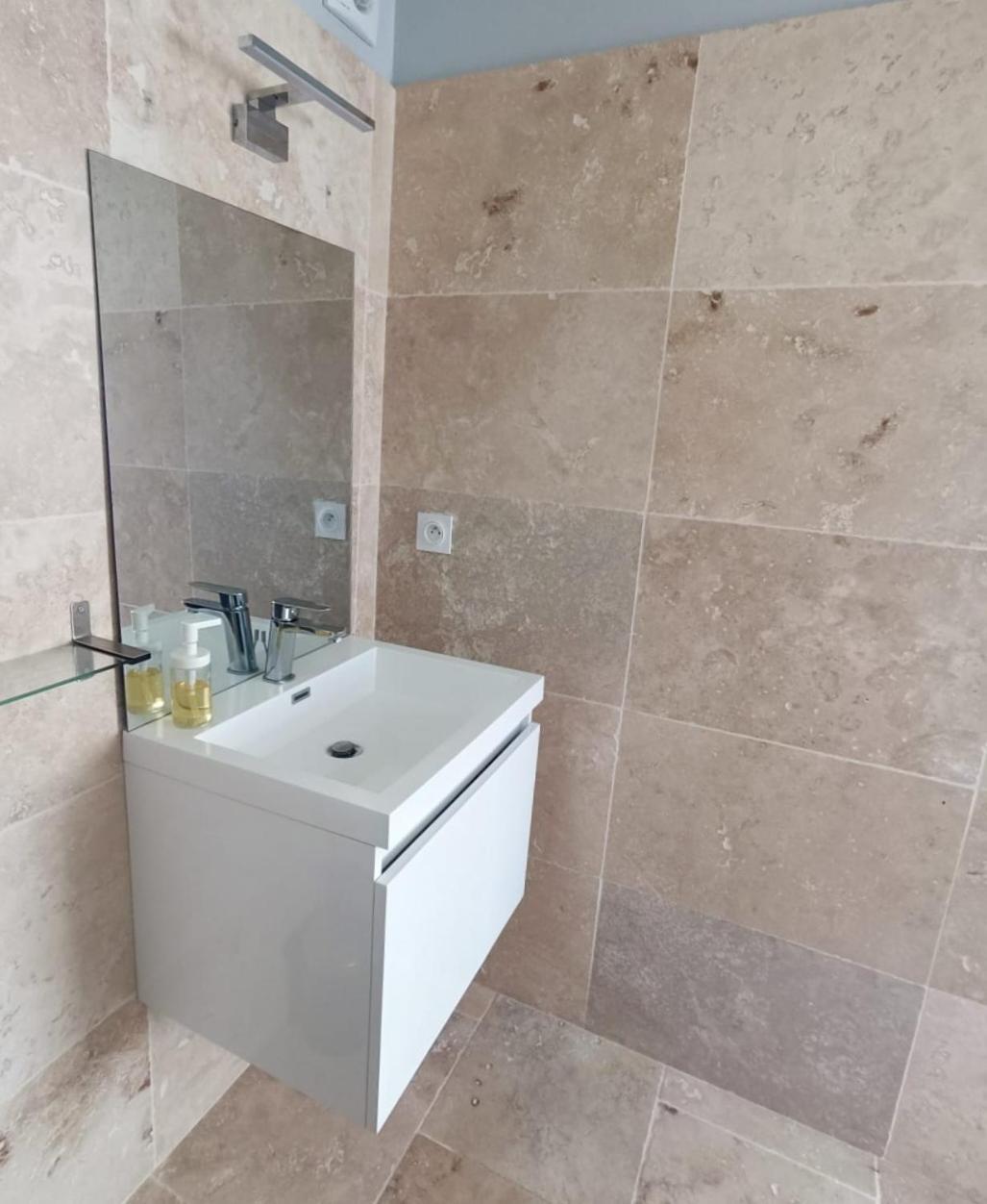 לינה וארוחת בוקר Cabannes La Goutadou מראה חיצוני תמונה